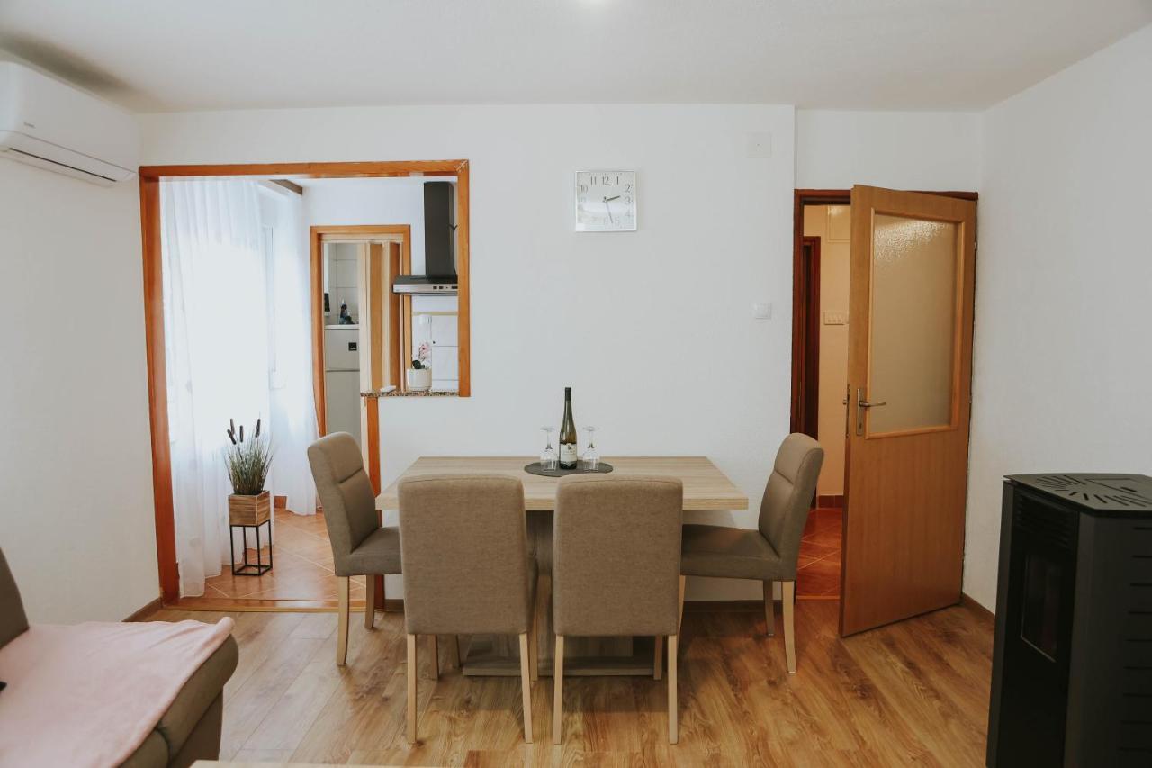 I&T Apartman Ґоспич Екстер'єр фото